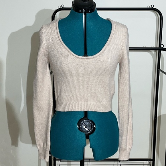 NWT: garage cropped sweater - Picture 3 of 9